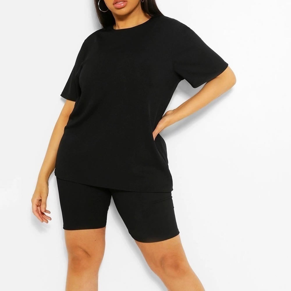 Boohoo Plus Ribbed Co-ord Bike Short Set - US 12
